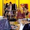 Магазины одежды и обуви в Мошенском